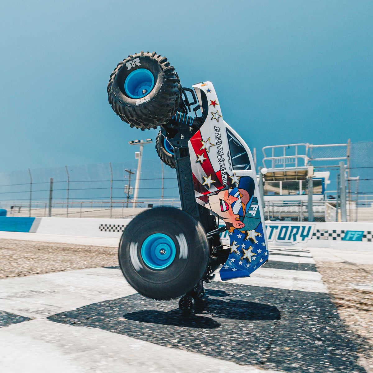 1/10 FREEDOM FLYER 223S 2WD RTR Brushless Monster Truck (Battery & Charger Included)