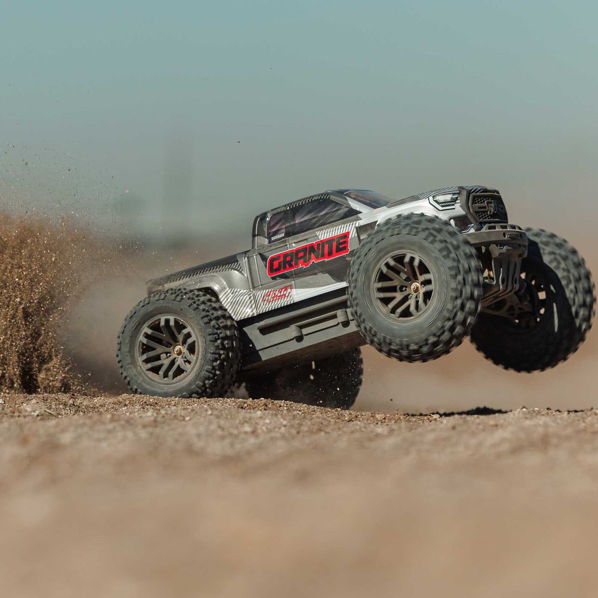 1/10 GRANITE 223S DSC 4X4 RTR Brushless Monster Truck, Gun Metal