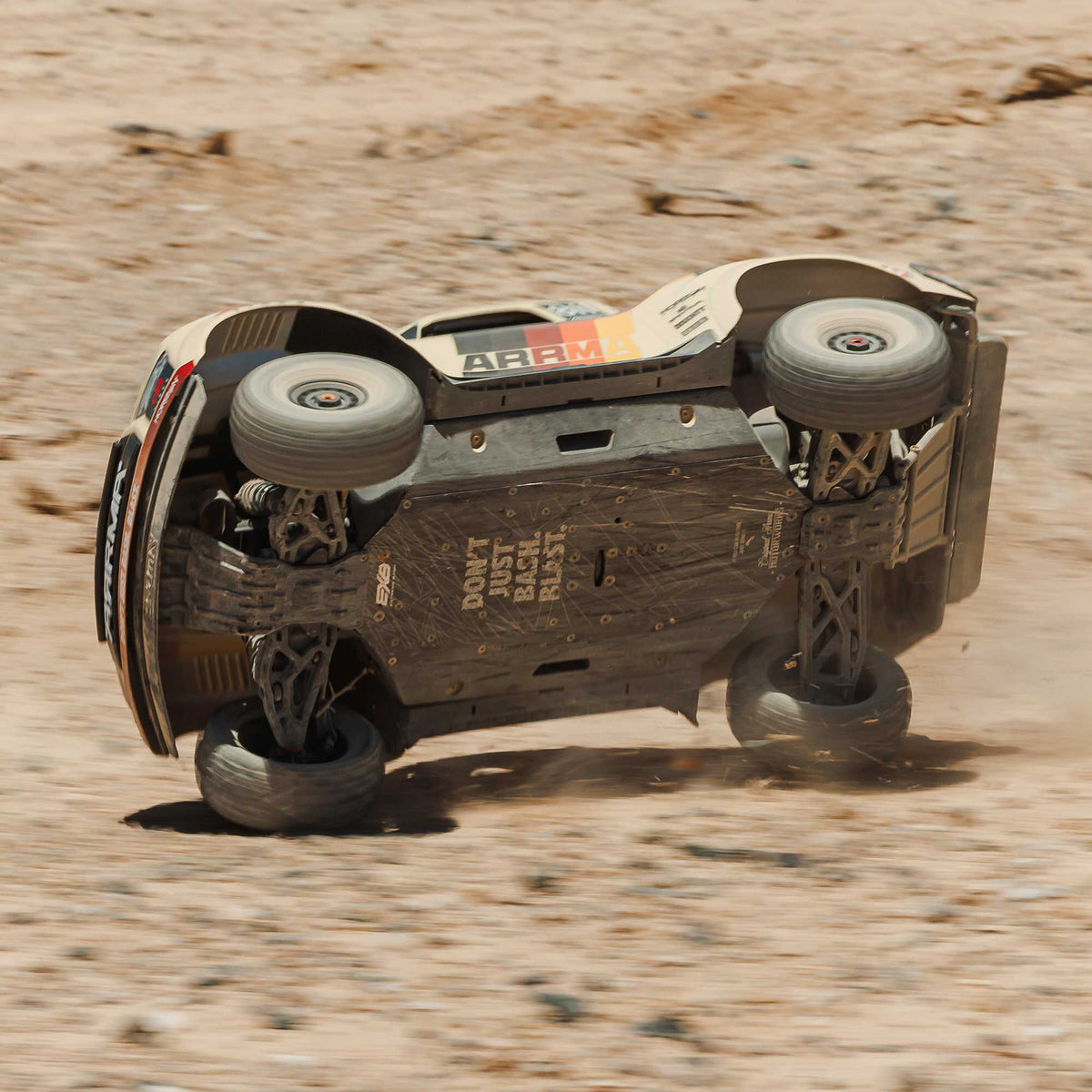 1/7 MOJAVE 6S 4X4 RTR Brushless Desert Truck, Beige