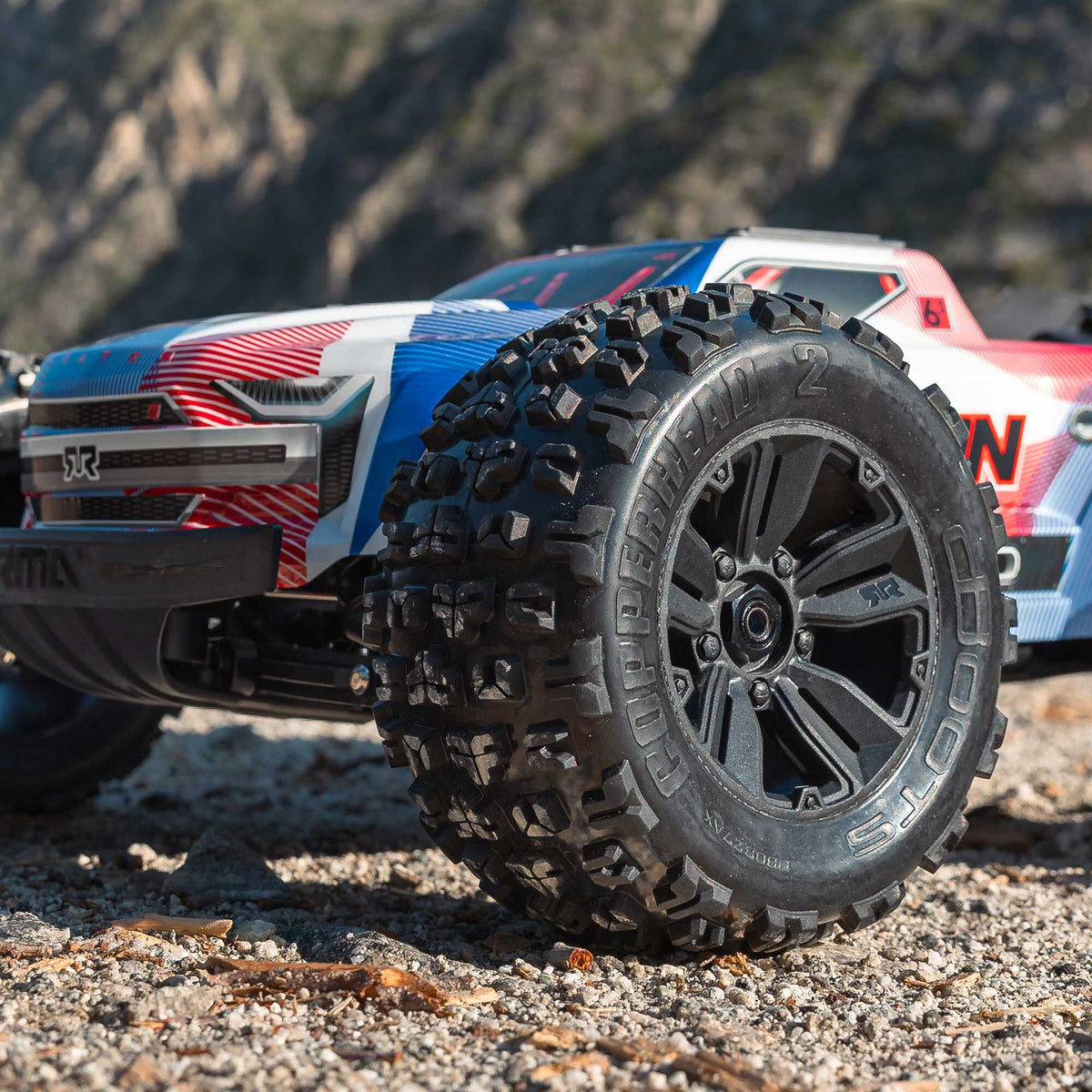 Arrma 1/8 KRATON 4X4 6S BLX BRUSHLESS V6 SPEED TRUCK RTR (Blue/Red)