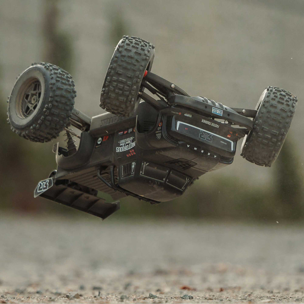 Arrma 1/8 NOTORIOUS 4X4 6S BLX BRUSHLESS V6 STUNT TRUCK RTR (Black)