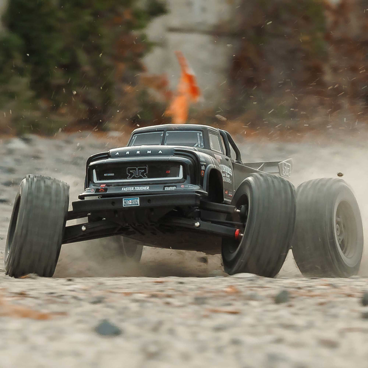 Arrma 1/8 NOTORIOUS 4X4 6S BLX BRUSHLESS V6 STUNT TRUCK RTR (Black)