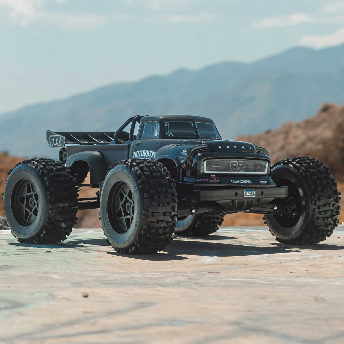 Arrma 1/8 NOTORIOUS 4X4 6S BLX BRUSHLESS V6 STUNT TRUCK RTR (Black)