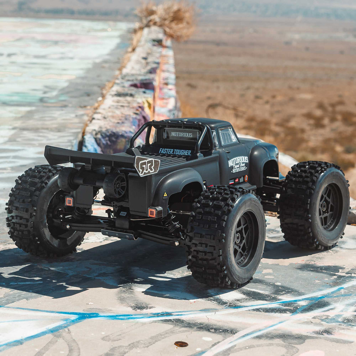 Arrma 1/8 NOTORIOUS 4X4 6S BLX BRUSHLESS V6 STUNT TRUCK RTR (Black)