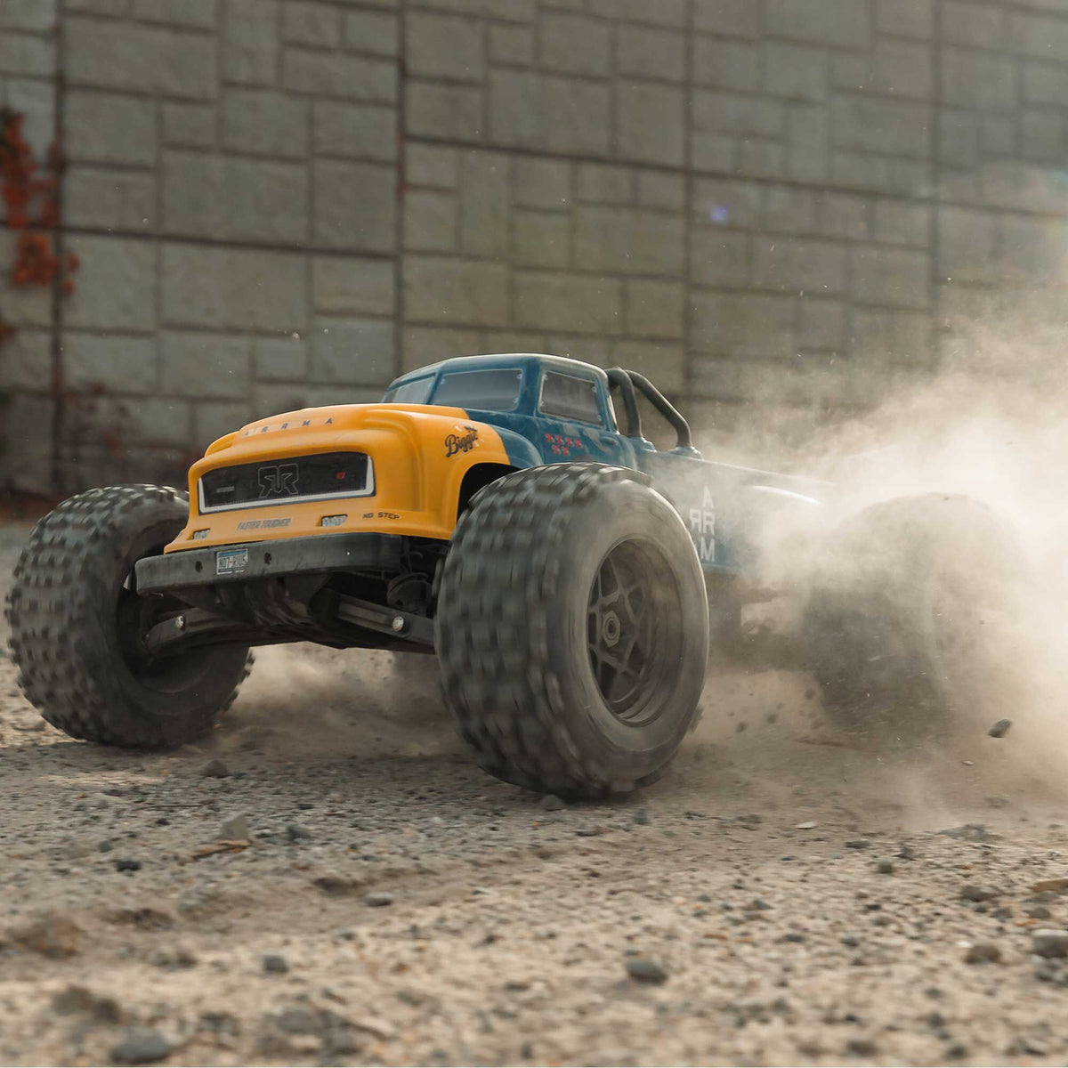 Arrma 1/8 NOTORIOUS 4X4 6S BLX BRUSHLESS V6 STUNT TRUCK RTR (Blue)