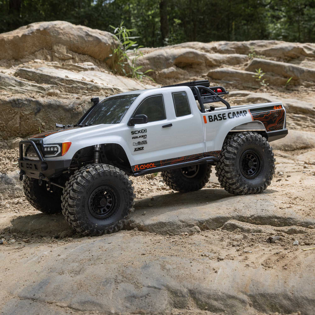 Axial 1/10 SCX10 III Base Camp 4X4 RTR Brushed Rock Crawler, White