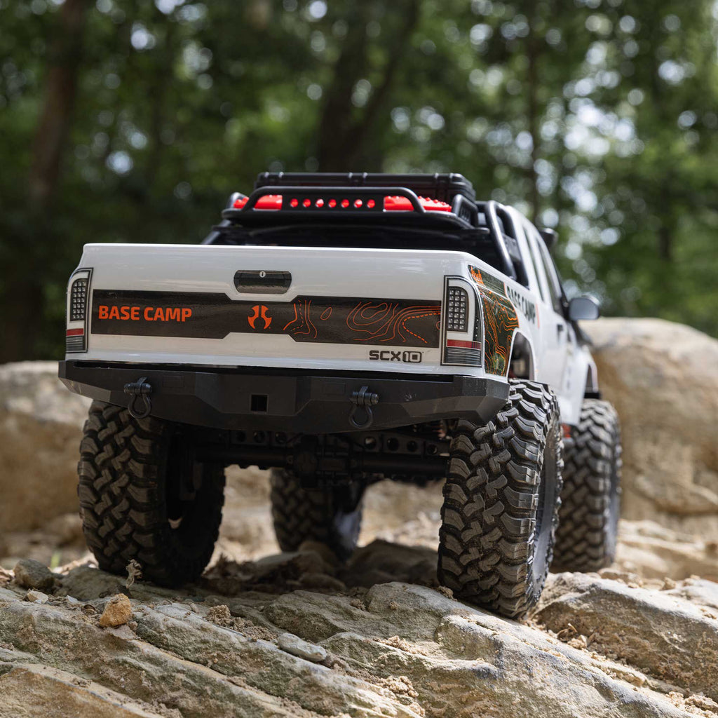Axial 1/10 SCX10 III Base Camp 4X4 RTR Brushed Rock Crawler, White