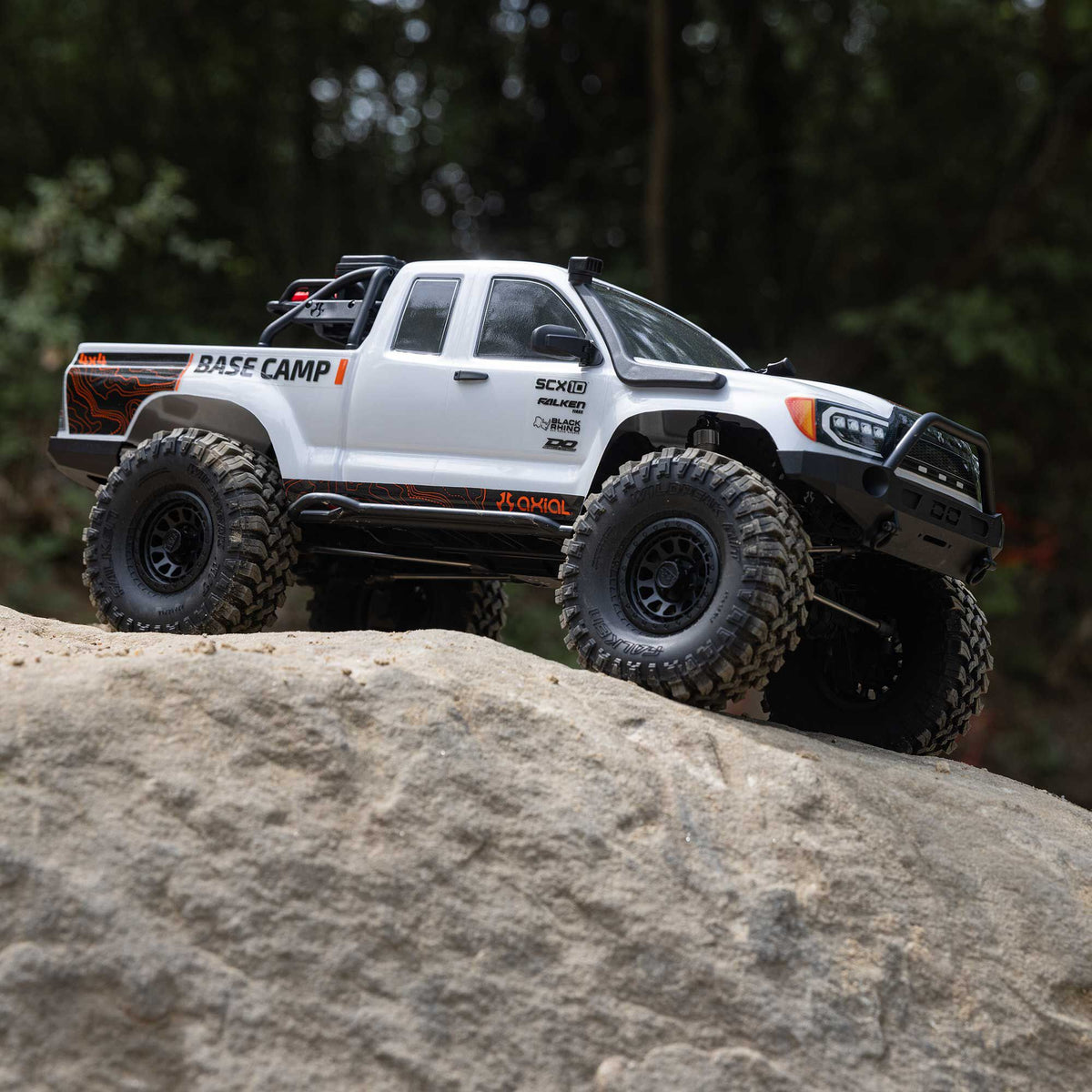 Axial 1/10 SCX10 III Base Camp 4X4 RTR Brushed Rock Crawler, White