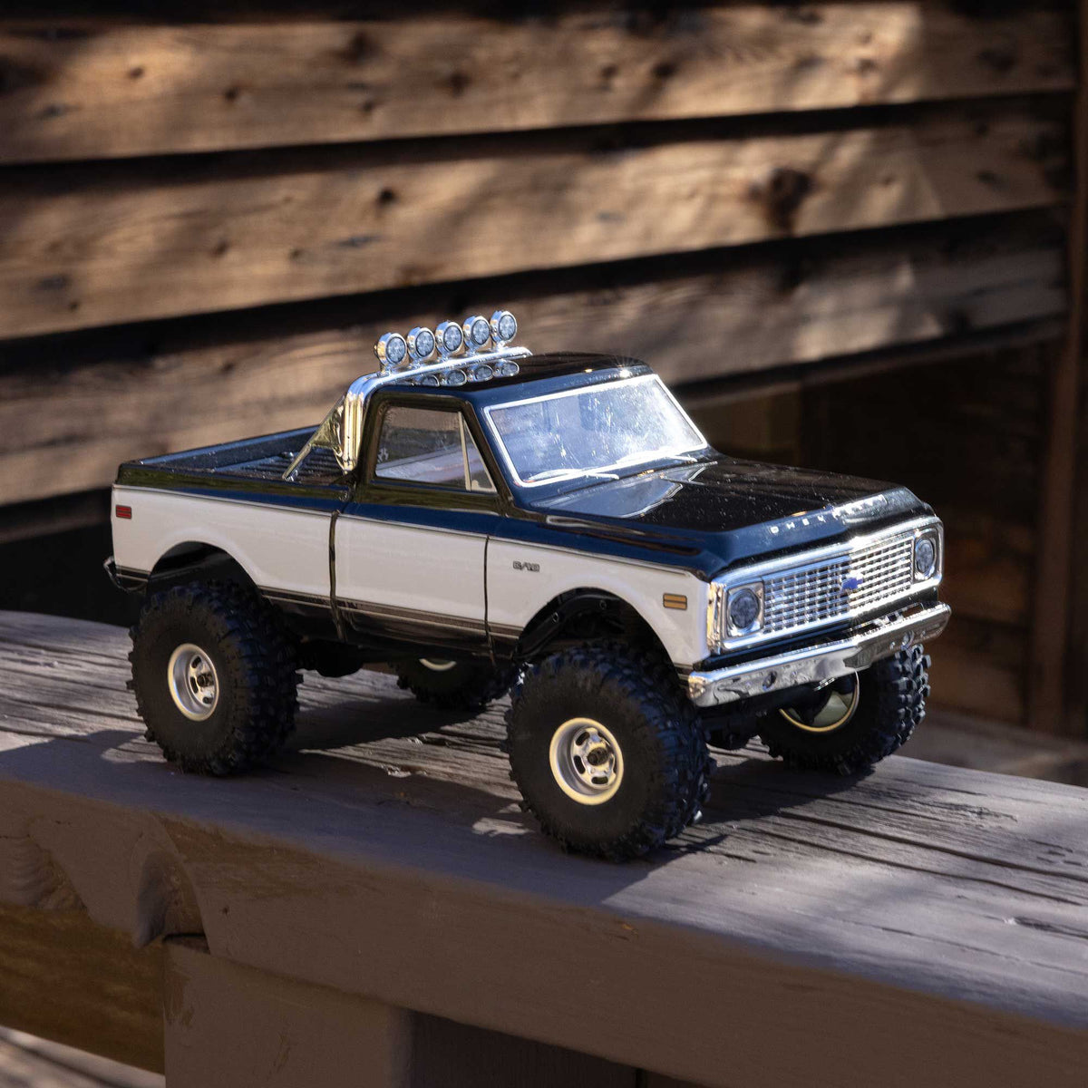 1/24 SCX24 1967-1972 Chevrolet C10 4WD Truck RTR, Black