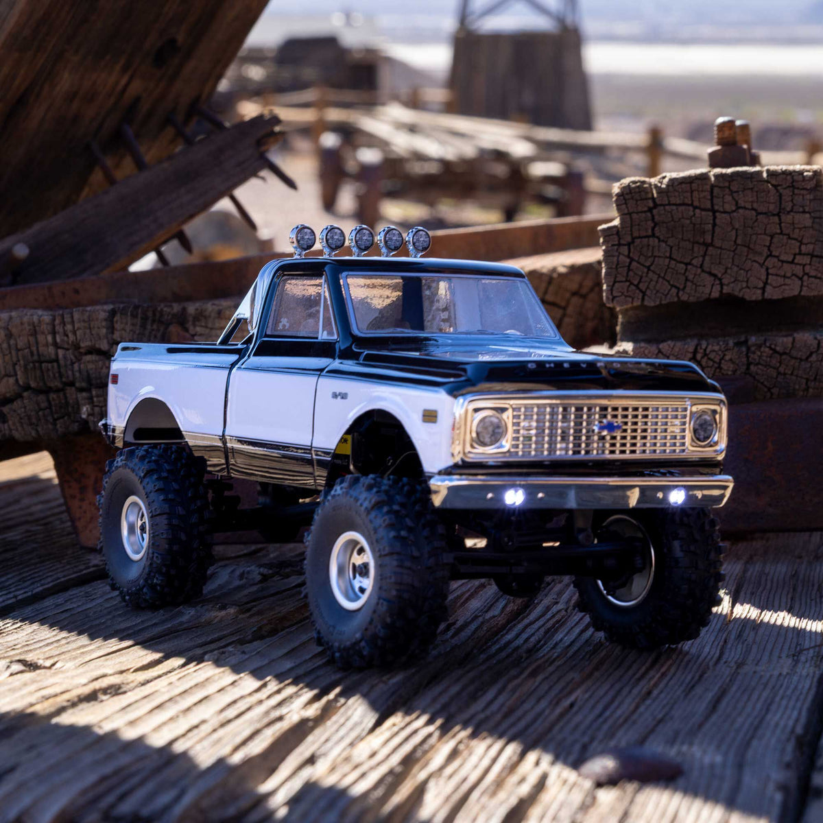 1/24 SCX24 1967-1972 Chevrolet C10 4WD Truck RTR, Black