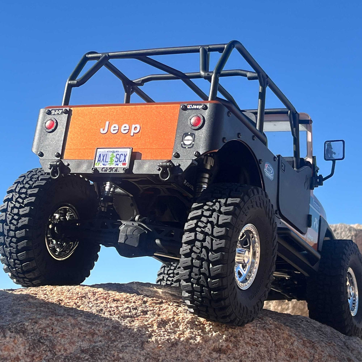 Axial 1/10 SCX10 III Jeep CJ-7 4X4 RTR Brushed Rock Crawler, Copper