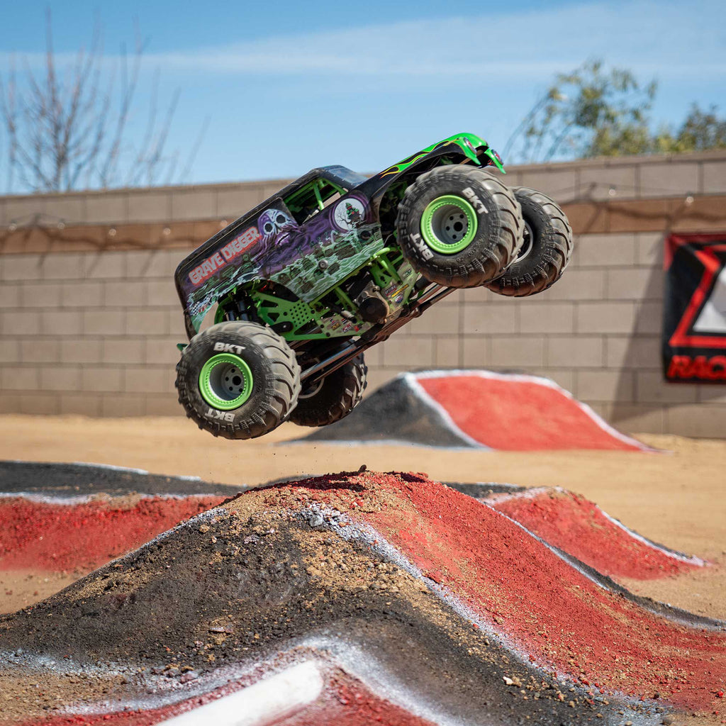 Losi LMT 2.0: 4wd Solid Axle Monster Truck RTR - Grave Digger