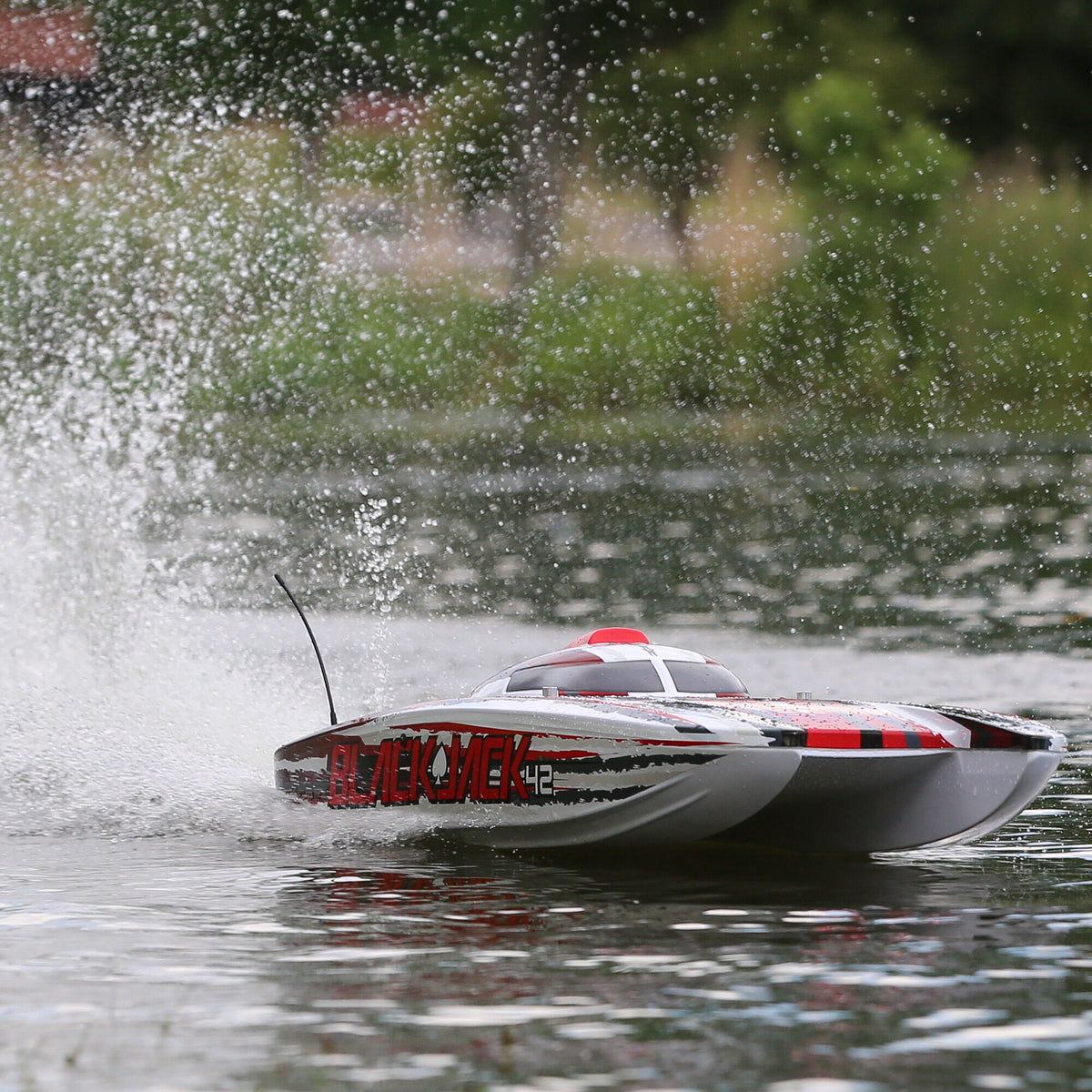 Blackjack 42" 8S Brushless Catamaran RTR, White/Red