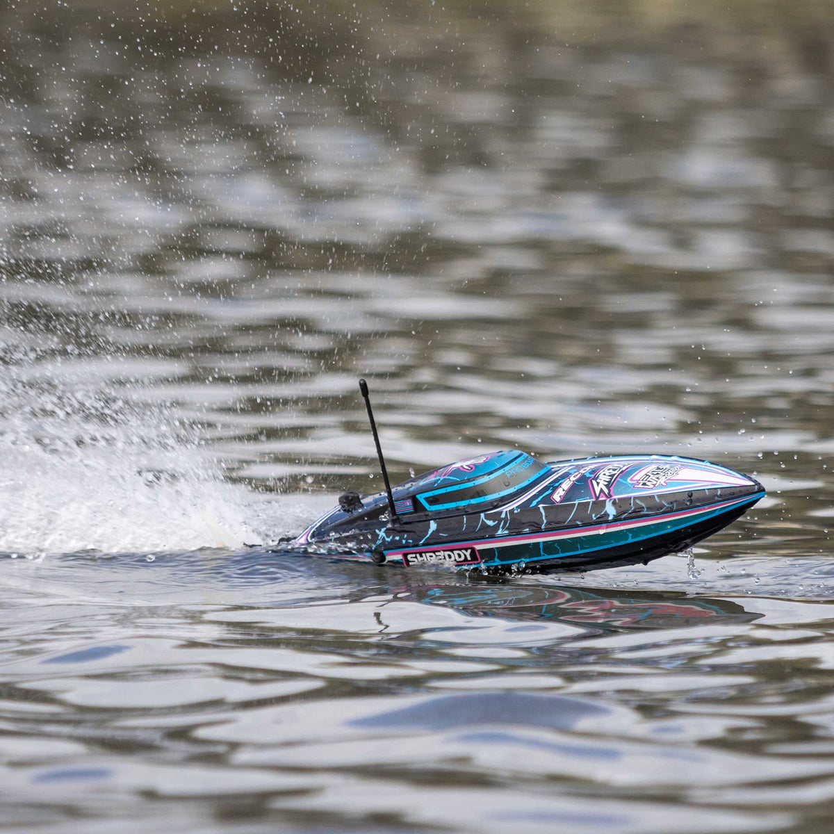 Recoil 2 18" Self-Righting Brushless Deep-V RTR, Shreddy