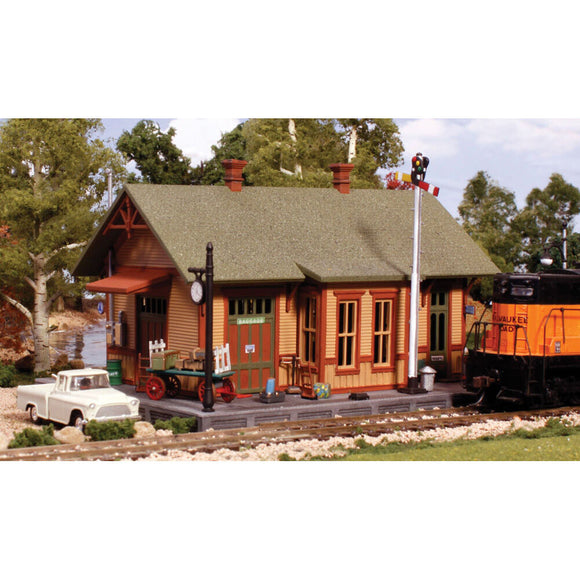 N KIT Woodland Station