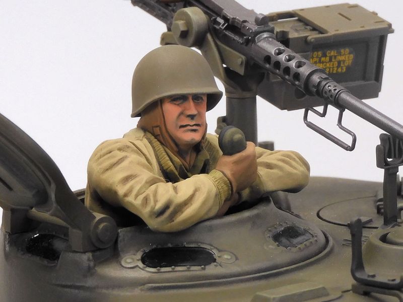 Tamiya - 1/16 R/C M4 Sherman 105mm Howitzer (Mechanical Steering
